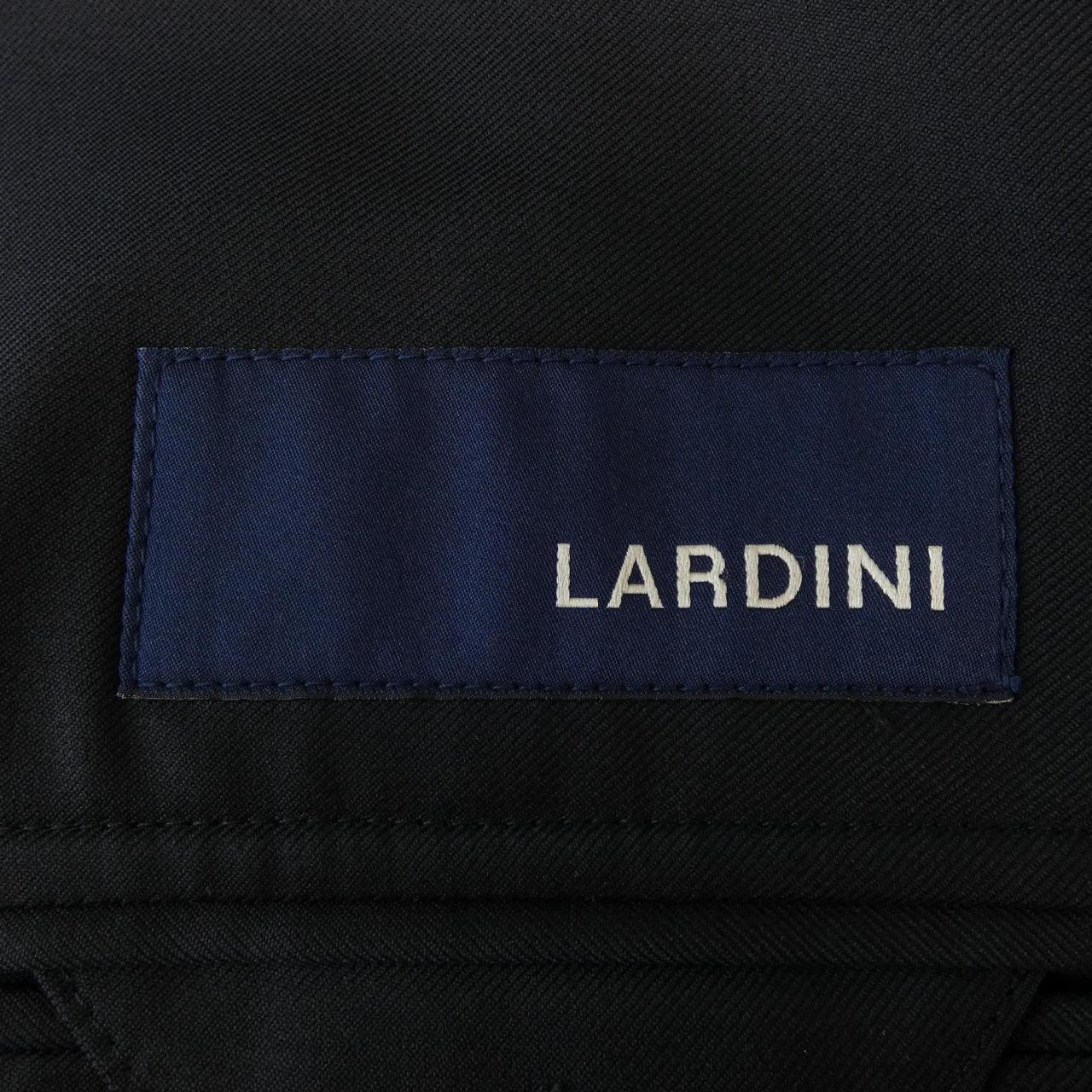 ラルディーニ LARDINI スーツ