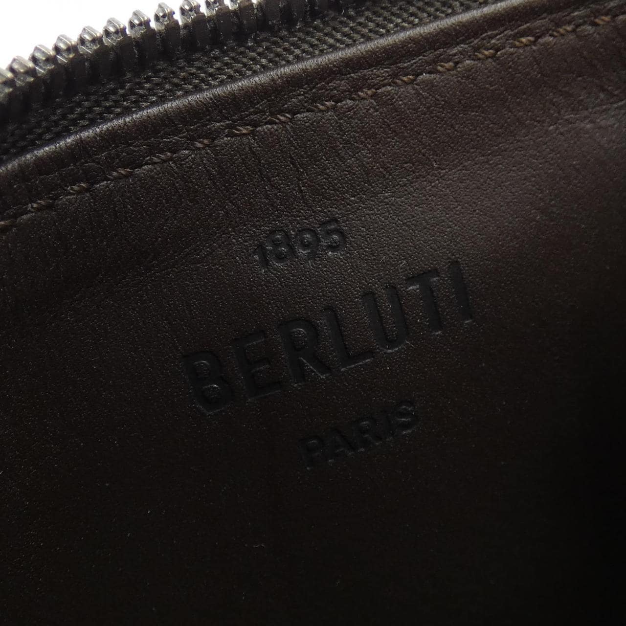 ベルルッティ Berluti コア マキシ スクリットレザーロングジップ CARD CASE