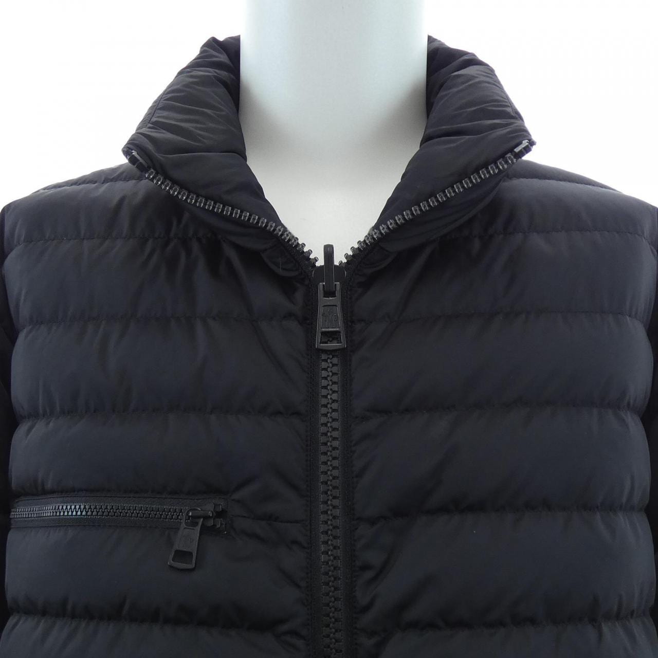 モンクレール MONCLER 20919B00015 ダウンジャケット