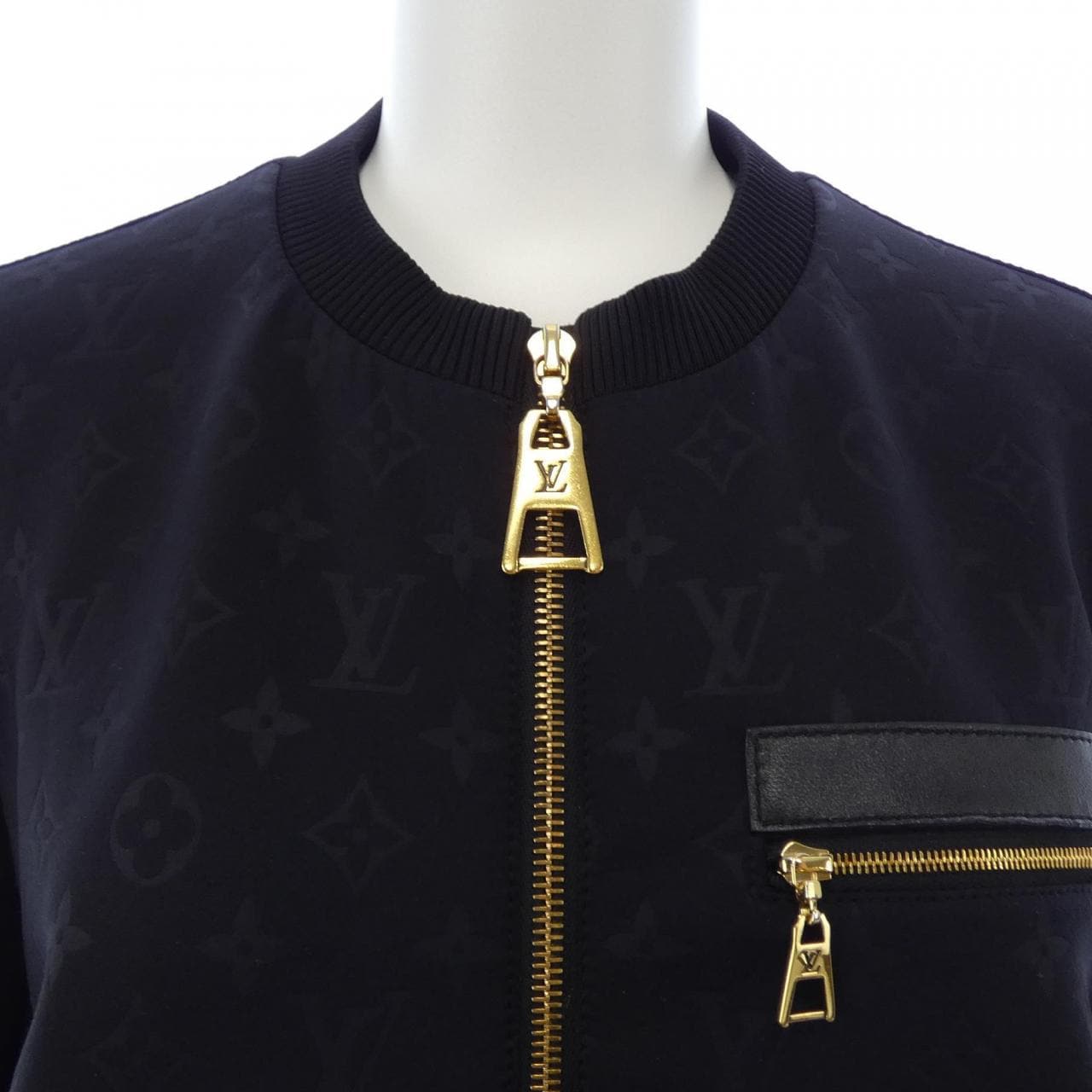 ルイヴィトン LOUIS VUITTON エンボスドモノグラムボンバージャケット FNJA32PY7 ブルゾン