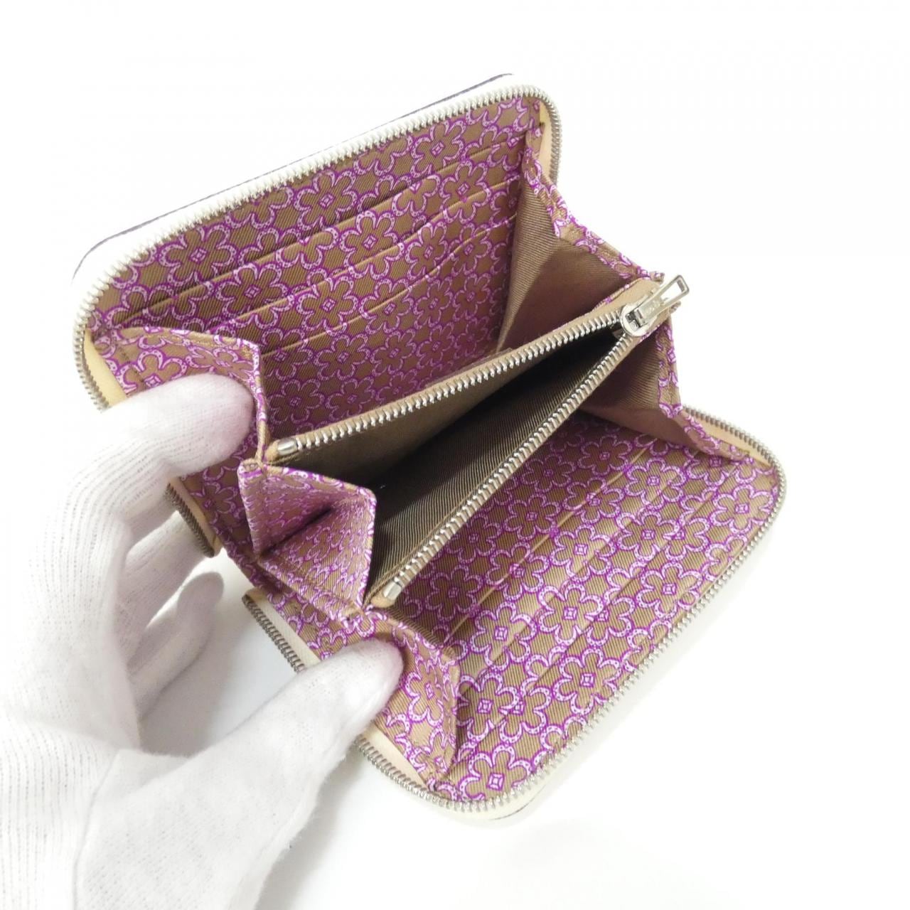 エルメス LUCKY DAISY シルク イン コンパクト 083791CK 財布