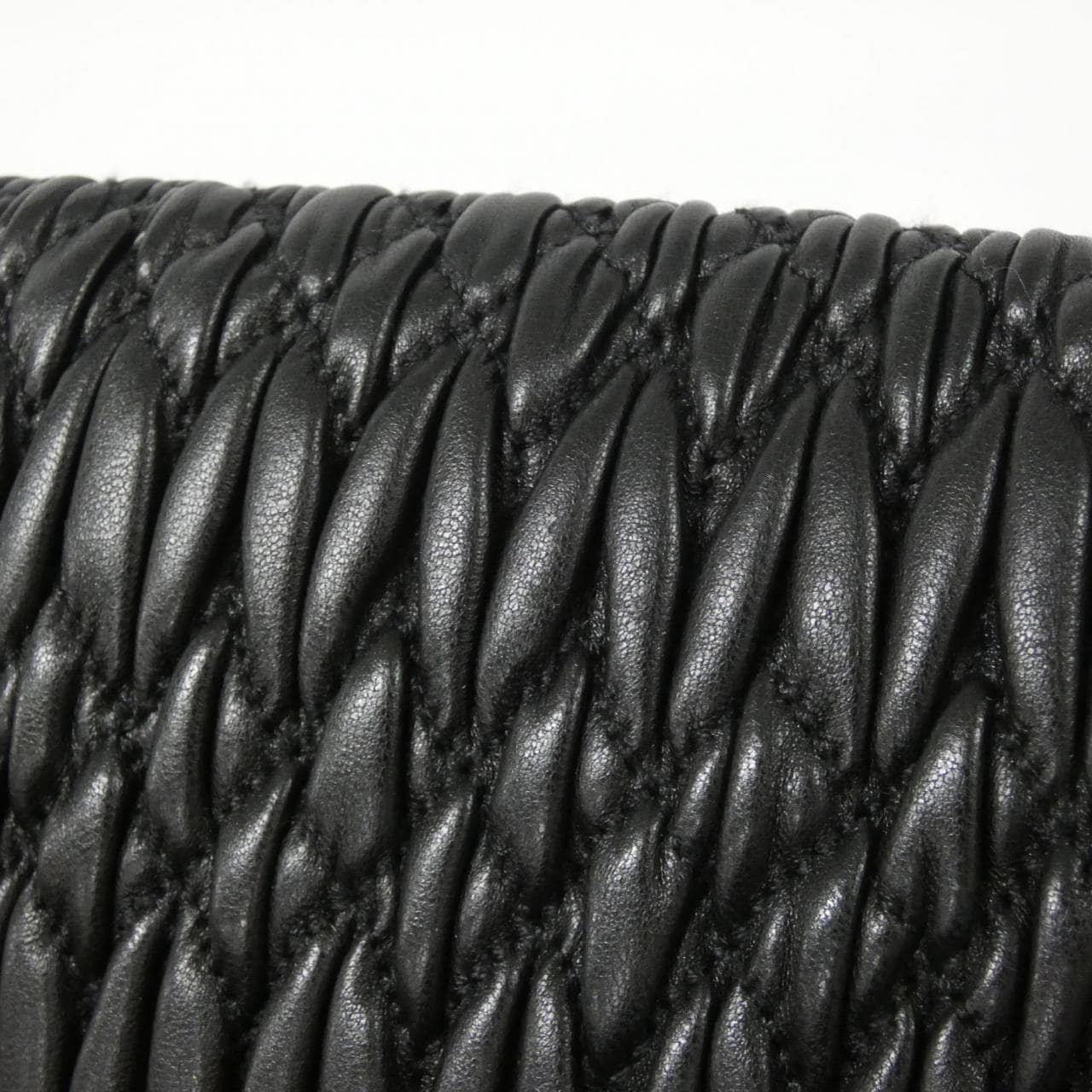 ミュウミュウ RP0233 ショルダーバッグ