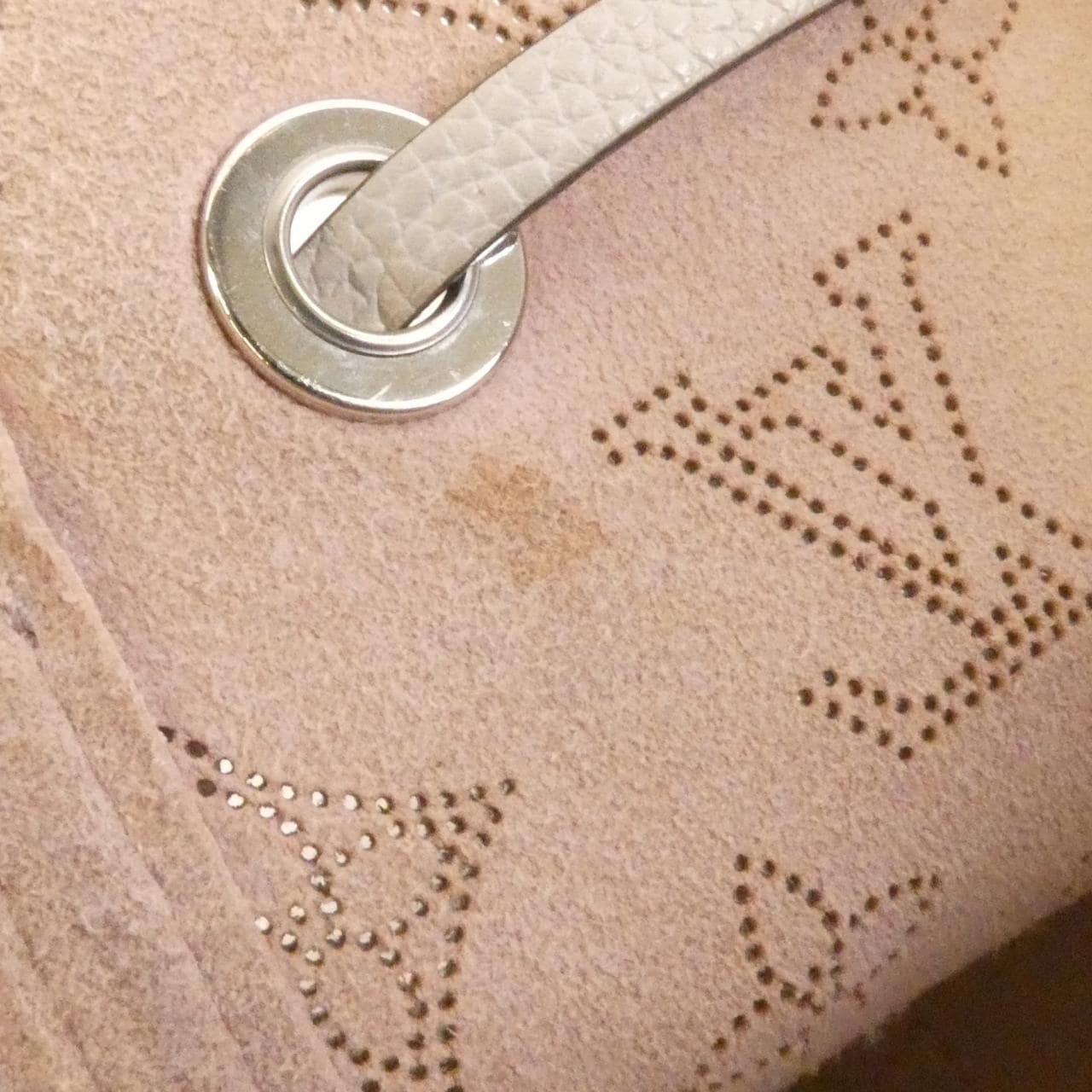 ルイヴィトン マヒナ ベラ M57536 ショルダーバッグ