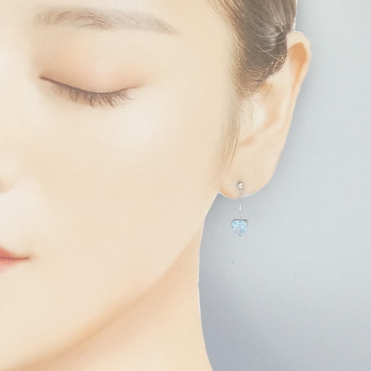 K18WG ハート ブルートパーズ ピアス 1.2CT