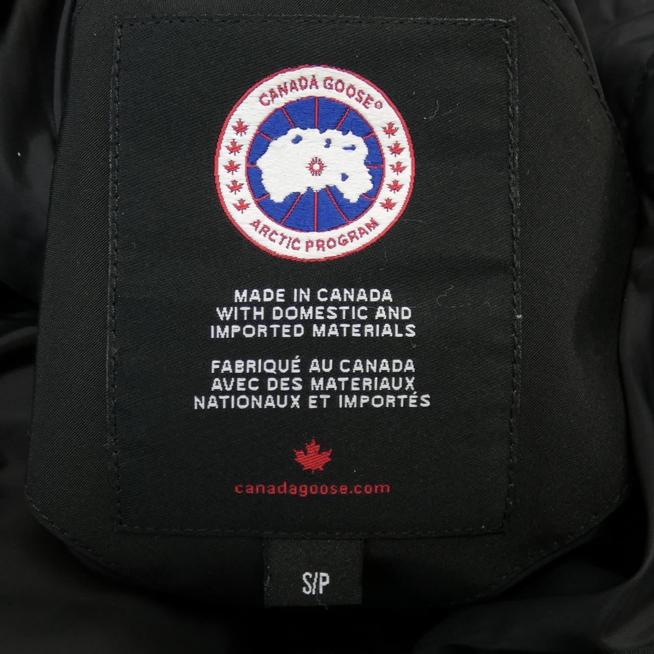 加拿大鵝CANADA GOOSE羽絨大衣