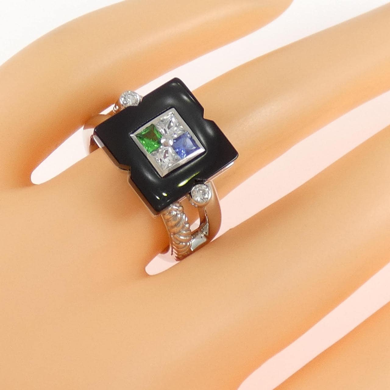 750WG カラーストーン リング