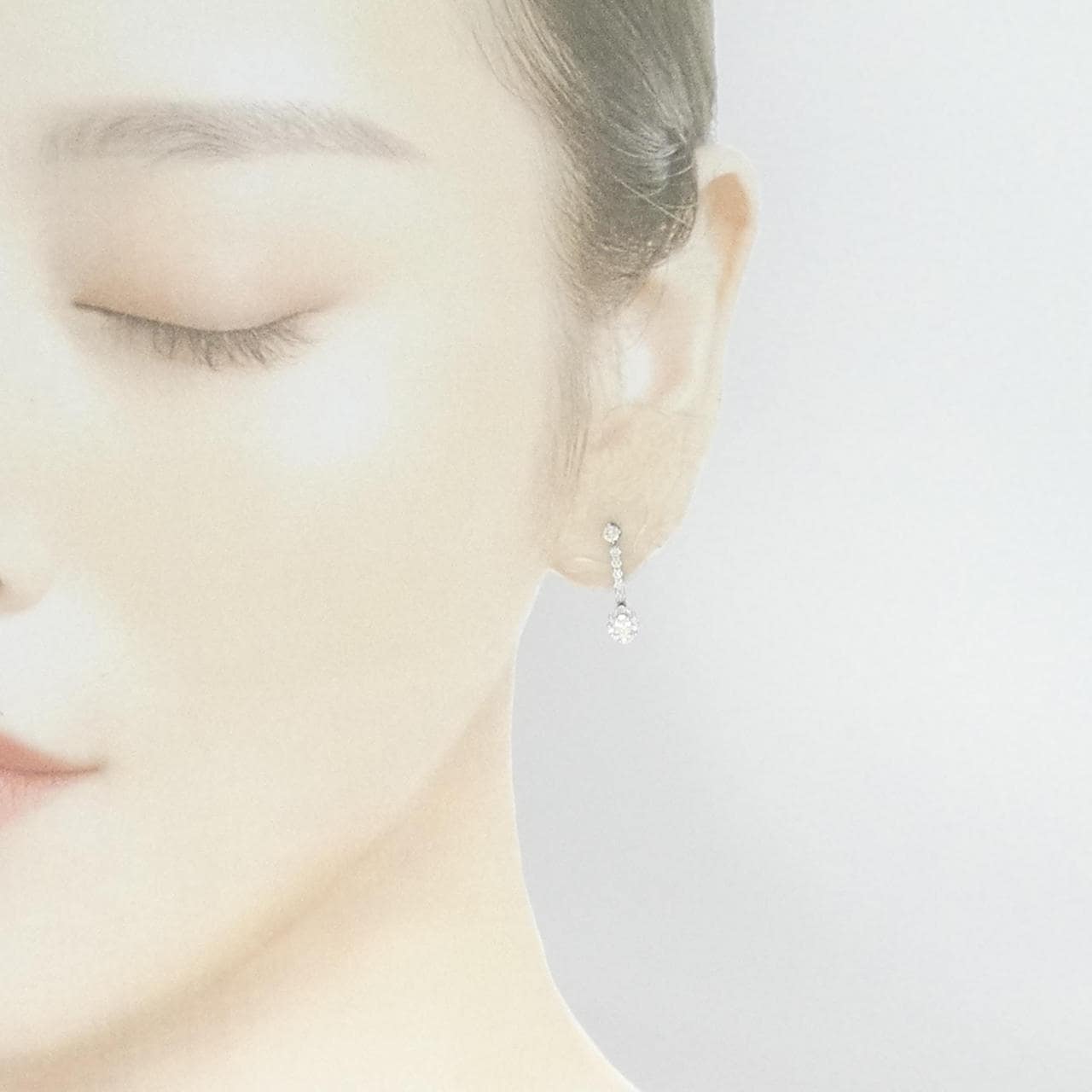 [BRAND NEW] PT900 Diamond earrings 0.60CT