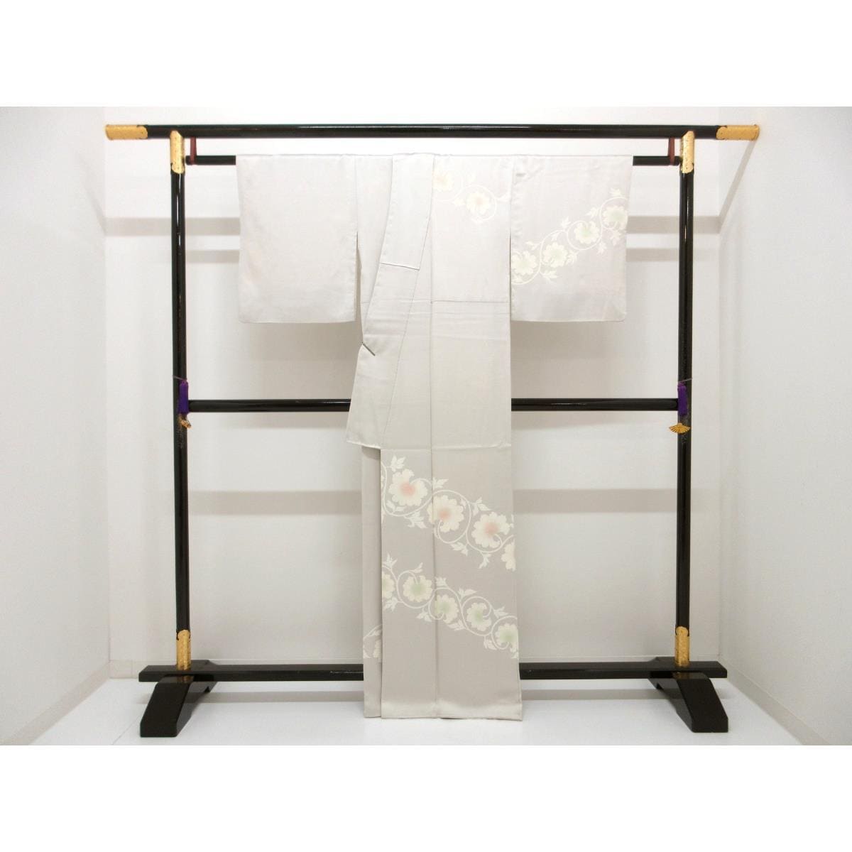 訪問着　友禅加工刺繍入り