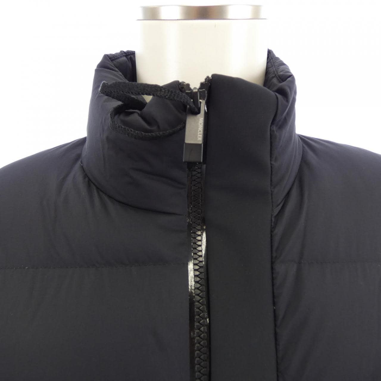 モンクレール MONCLER 20918G00020 ダウンジャケット