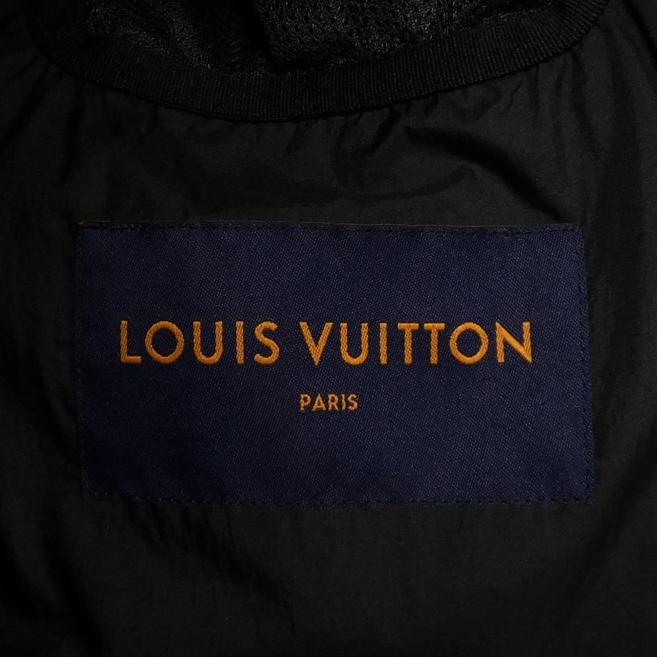 ルイヴィトン LOUIS VUITTON 2054ヒートリアクティブパファ HMB23FI64 ダウンジャケット