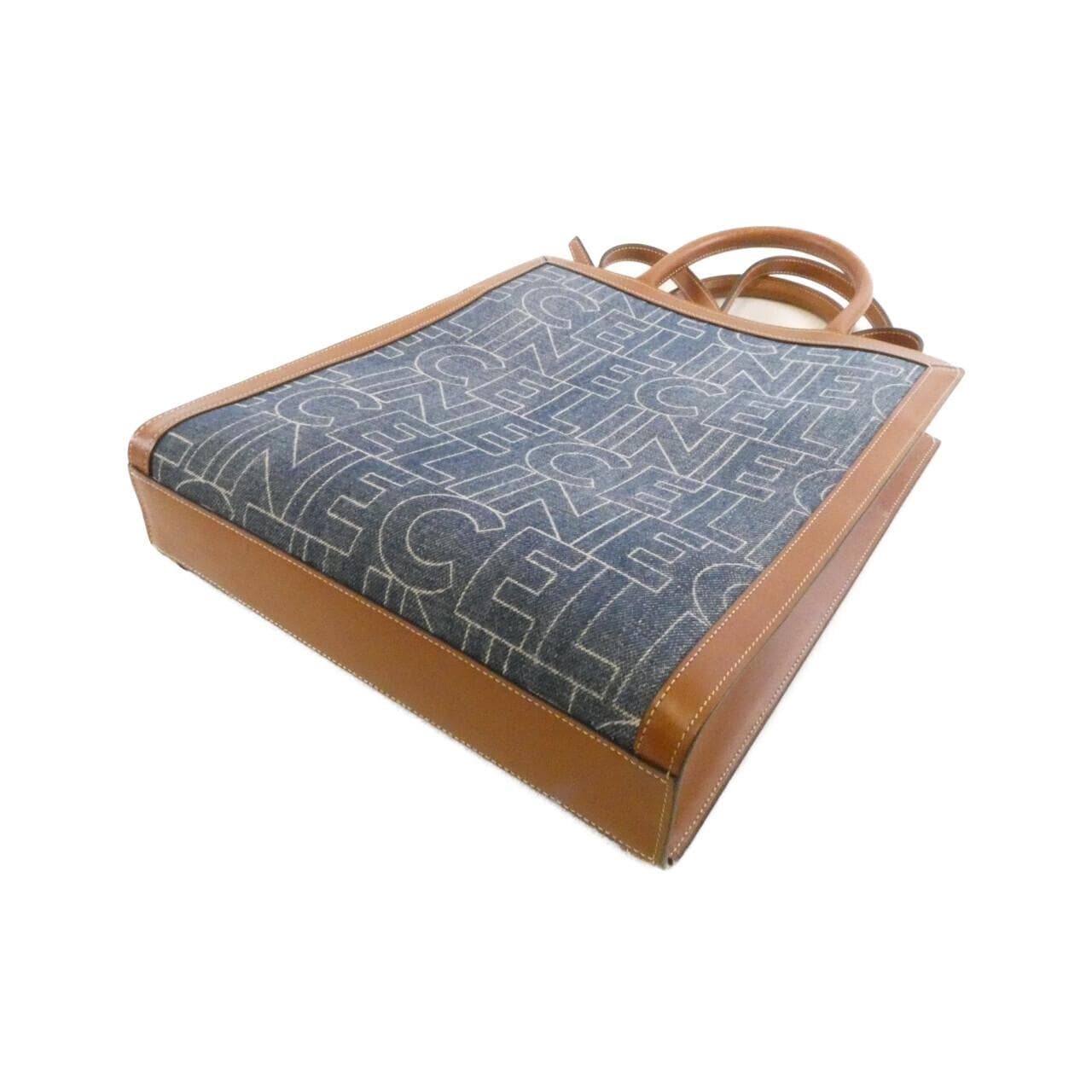 セリーヌ スモール バーティカル カバ 192082ERM バッグ