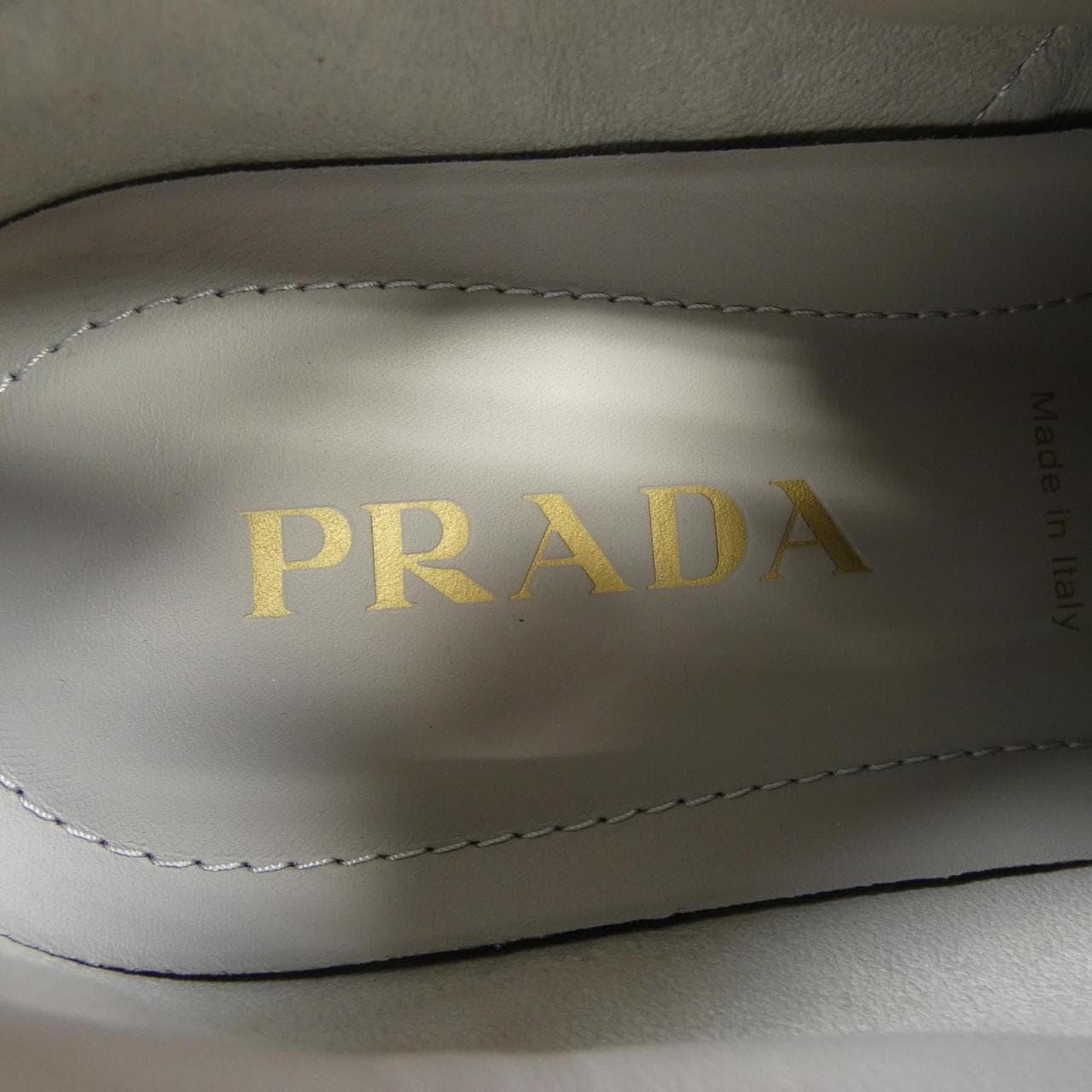 プラダ PRADA スニーカー