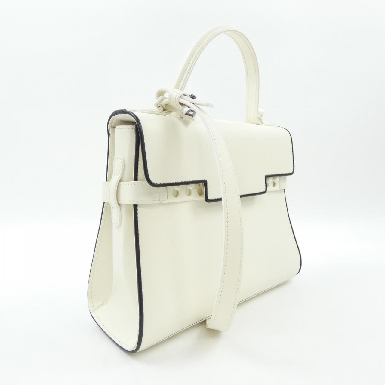 德尔沃DELVAUX