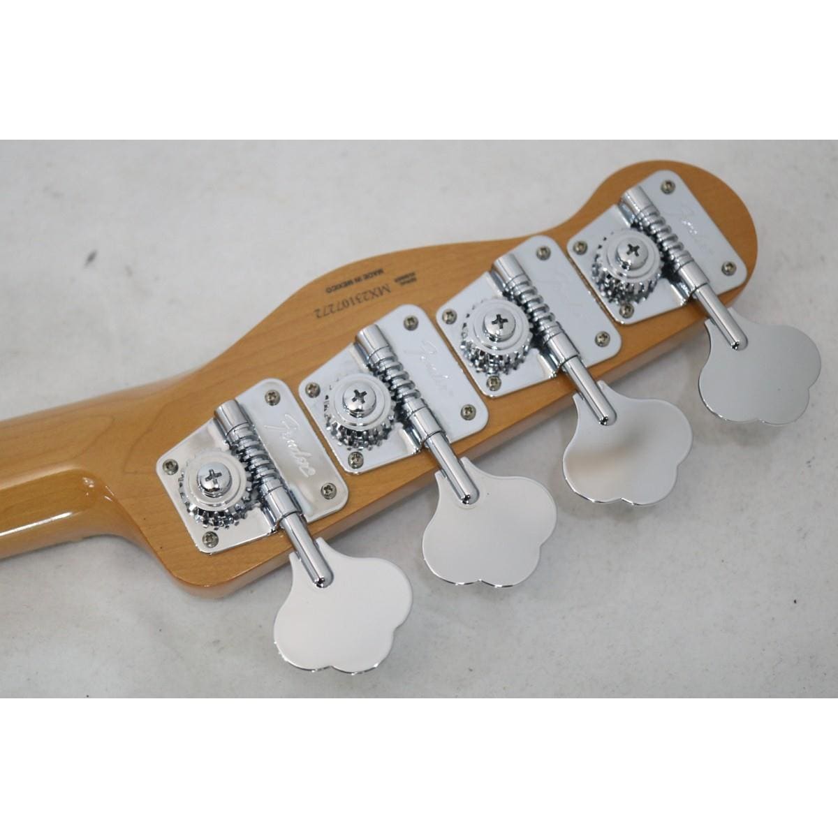 ＦＥＮＤＥＲ　　ＶＩＮＴＥＲＡ　ＩＩ　７０Ｓ　ＴＬ　ＢＡＳＳ