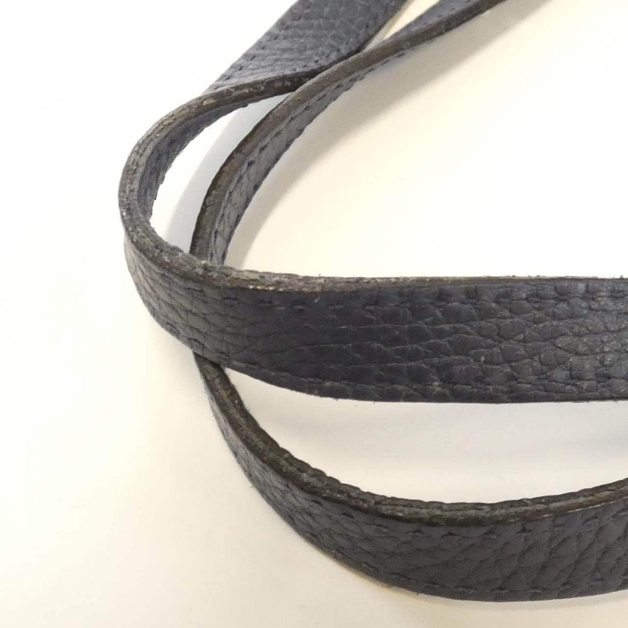 グッチ 387068 KQF1N バッグ