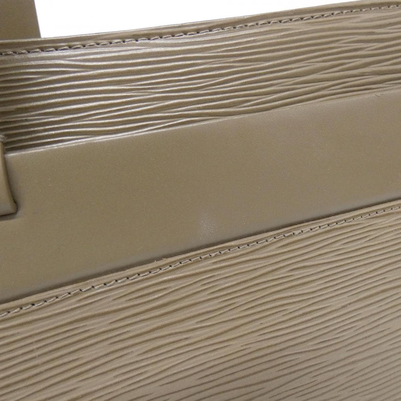 ルイヴィトン エピ クロワゼット GM M5250C ショルダーバッグ