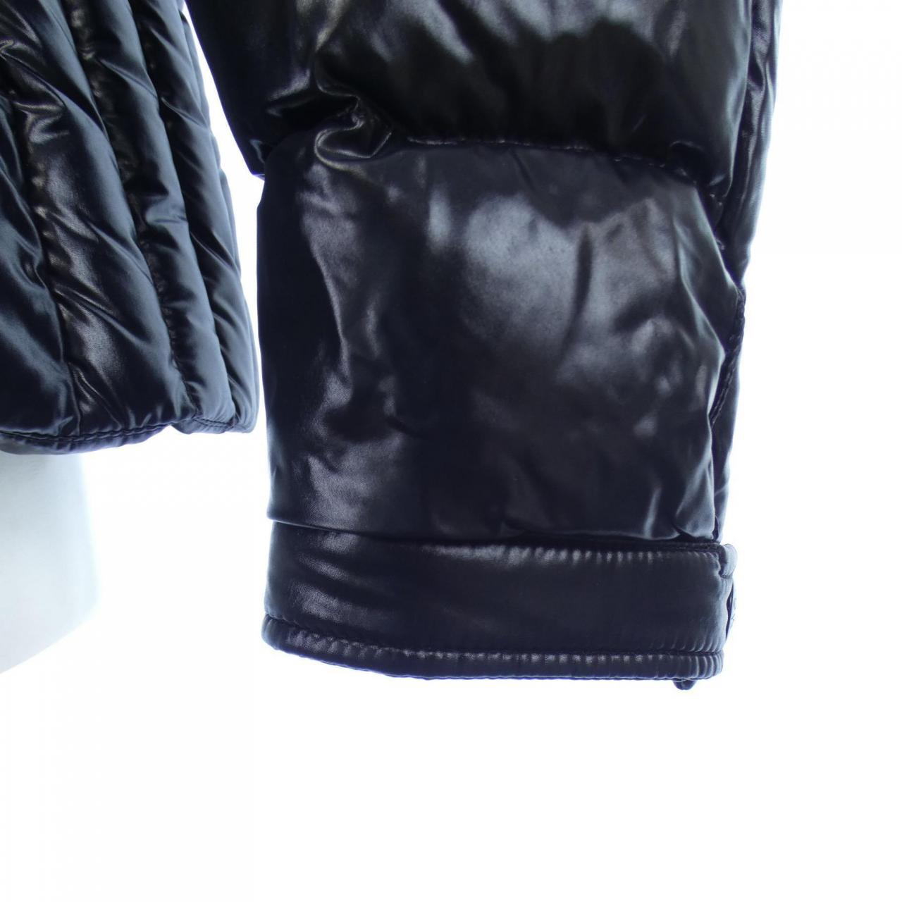 モンクレール MONCLER ダウンジャケット