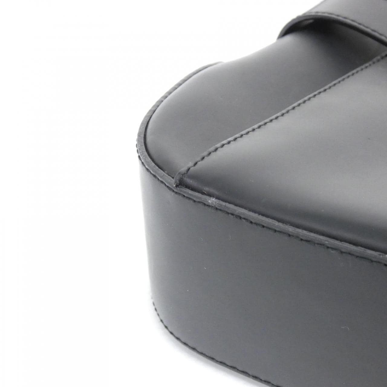 サルヴァトーレフェラガモ 21 0170 ショルダーバッグ