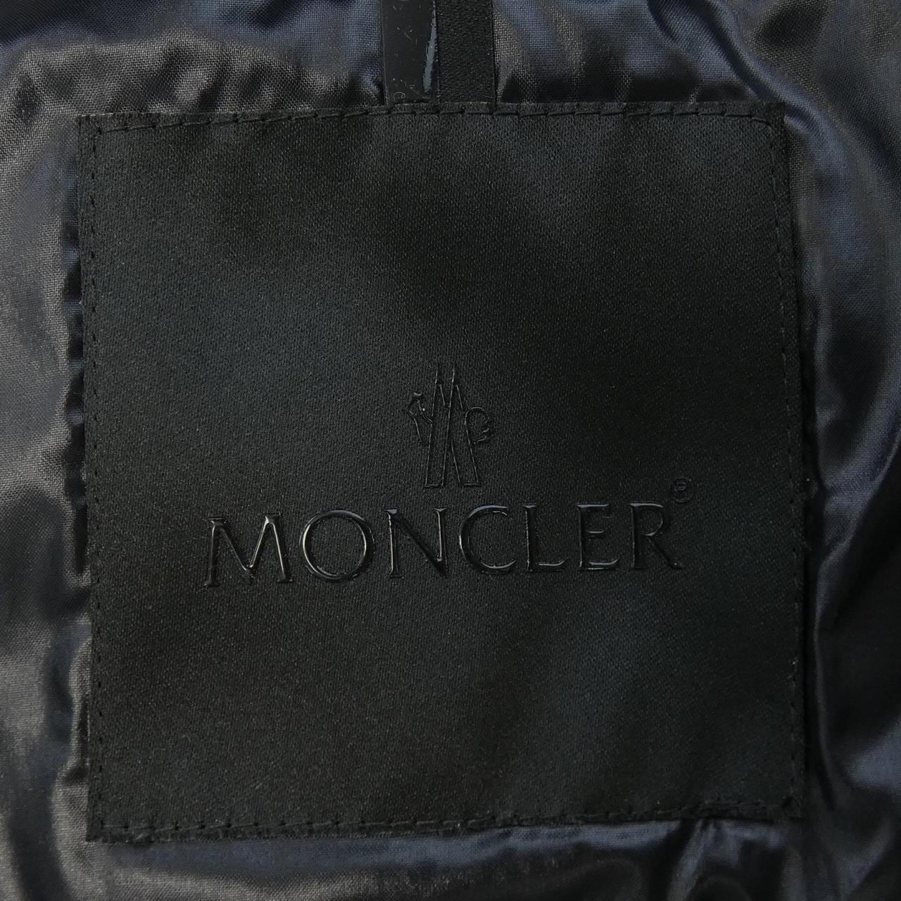 モンクレール MONCLER ダウンジャケット