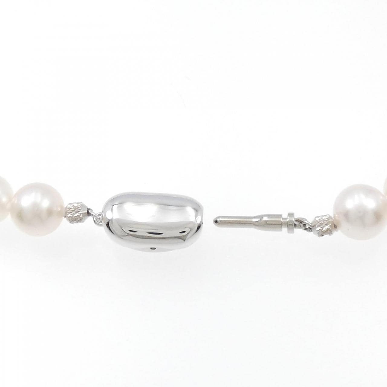 [BRAND NEW] Silver Clasp Akoya Pearl Necklace 9-9.5mm