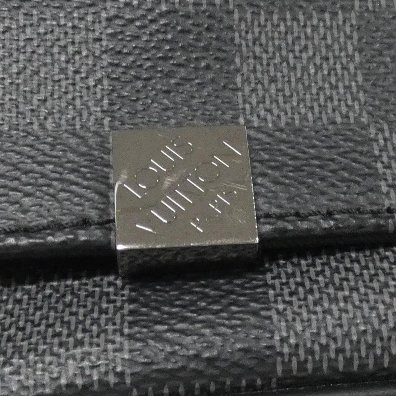 ルイヴィトン ダミエ グラフィット ディストリクト PM N41028 ショルダーバッグ