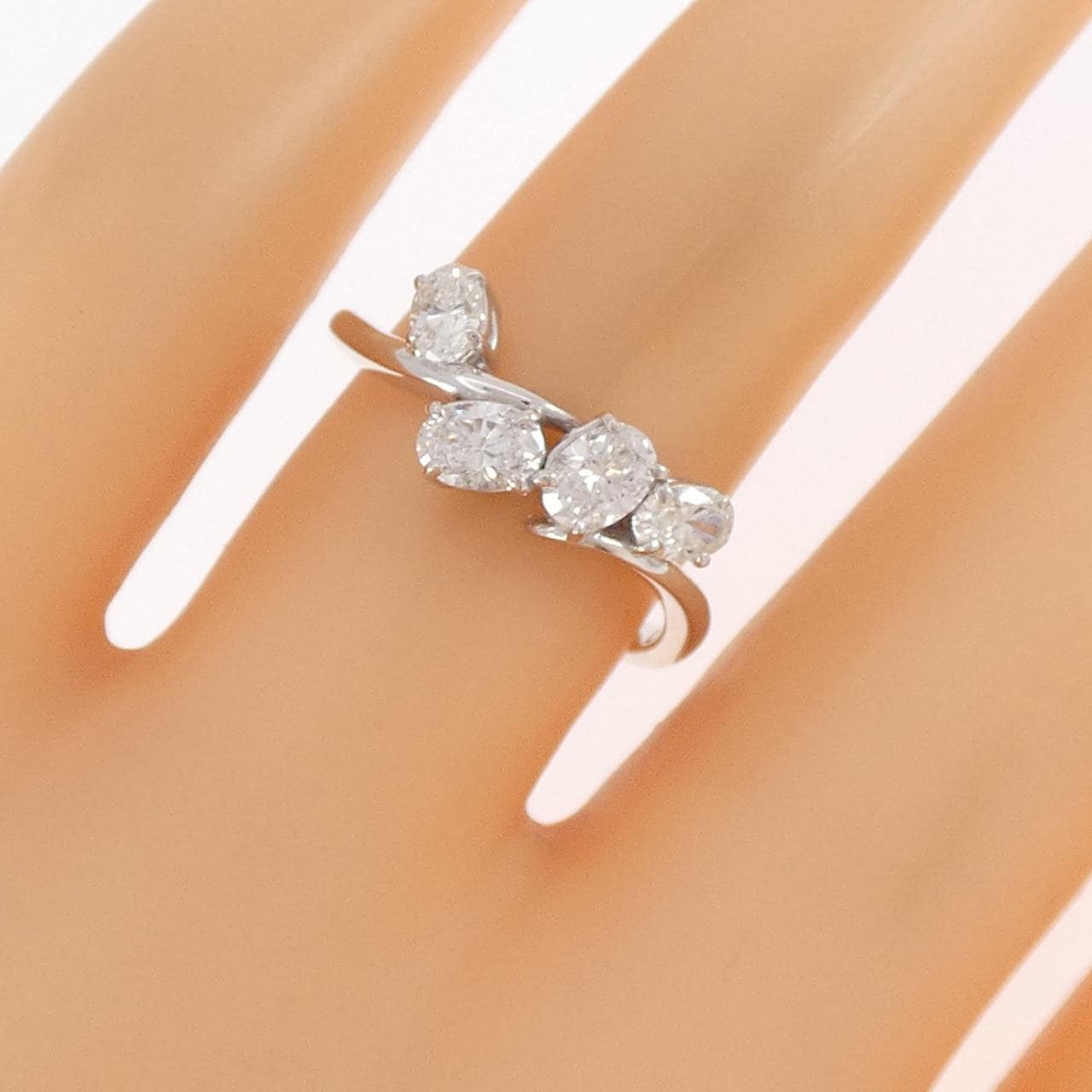 モニッケンダム ダイヤモンド リング 0.71CT