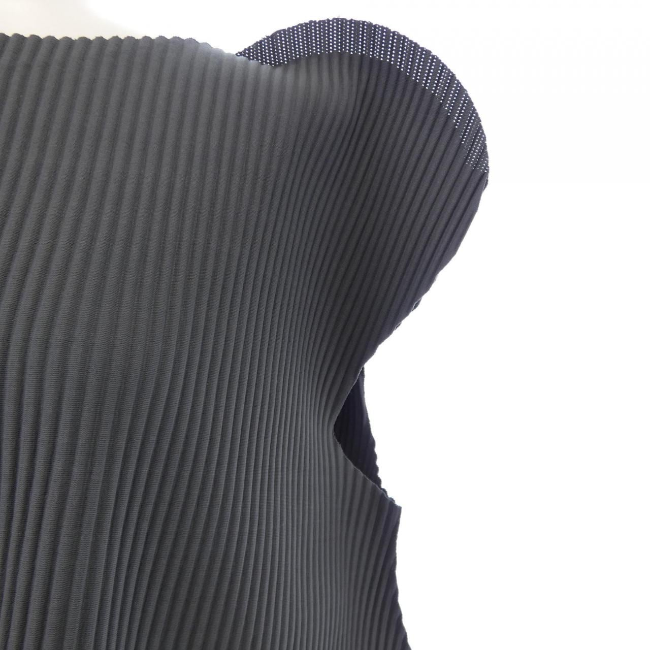 ミーイッセイミヤケ me ISSEY MIYAKE MI42KK621 トップス