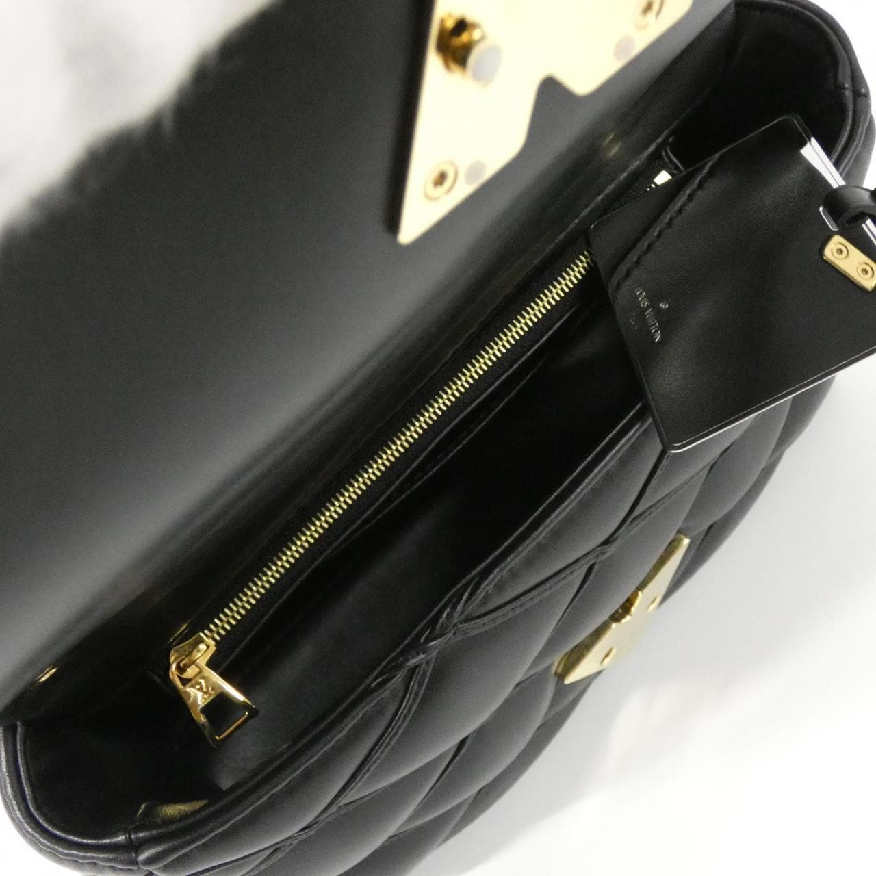 LOUIS VUITTON GO-14 MM M22891 斜挎包