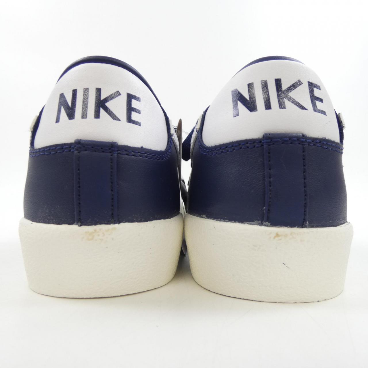 ナイキ NIKE スニーカー