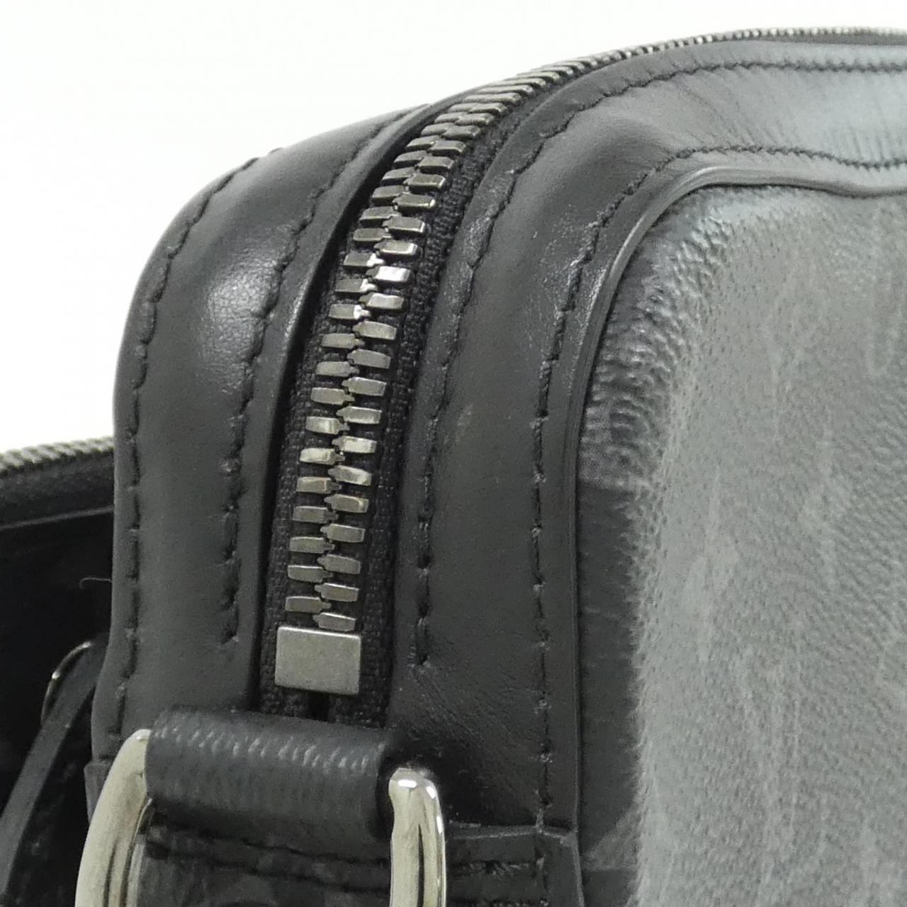 ルイヴィトン モノグラム エクリプス リバース トリオ メッセンジャー M69443 ショルダーバッグ