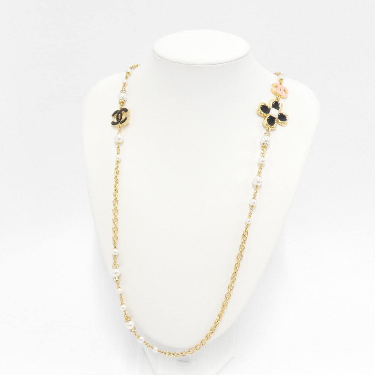 CHANEL necklace