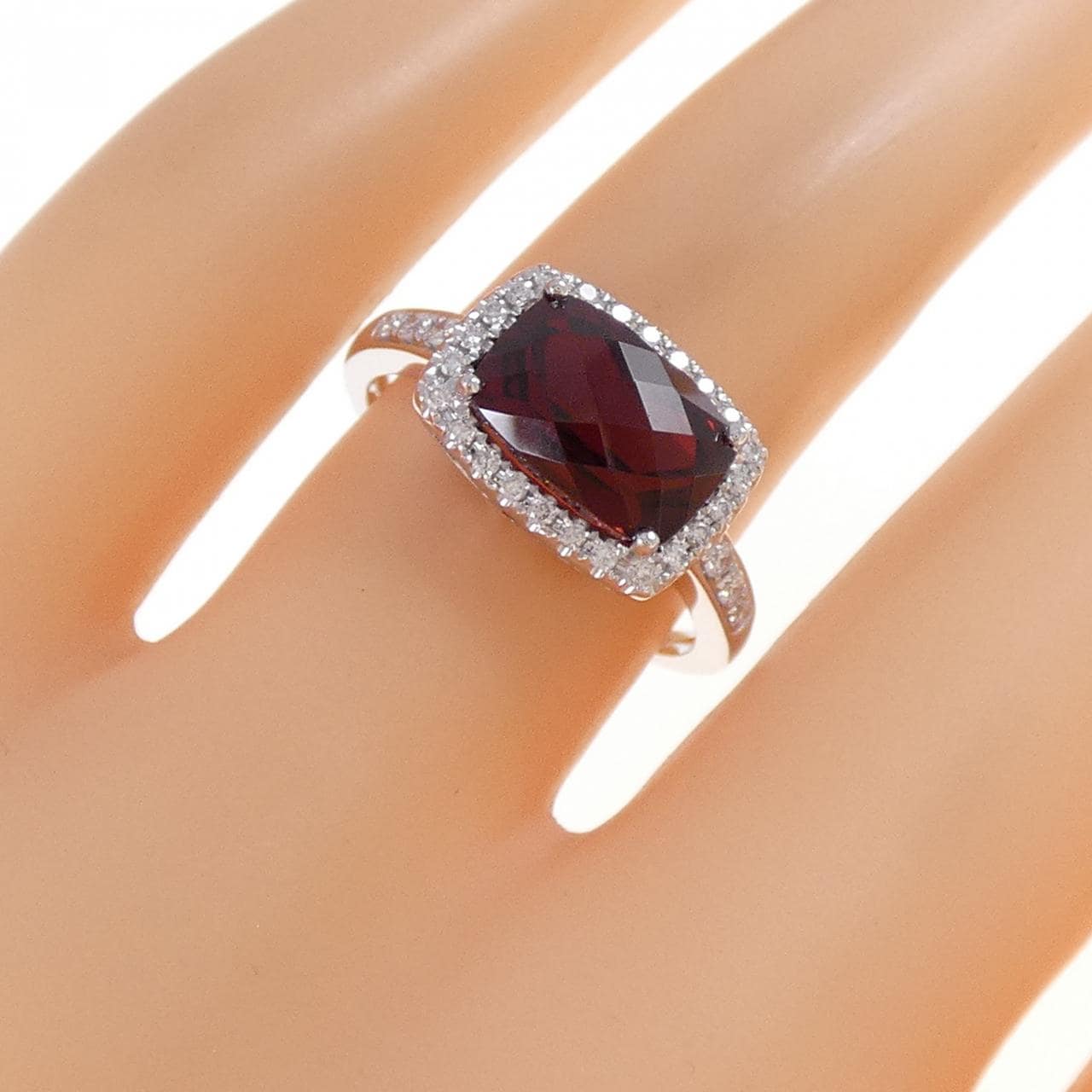 K18WG ガーネット リング 2.10CT
