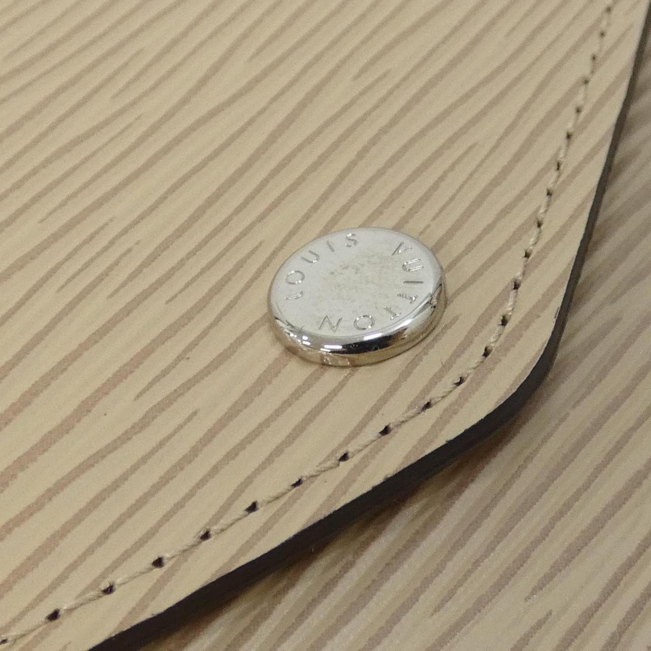 ルイヴィトン エピ ポルトフォイユ サラ M60724 財布