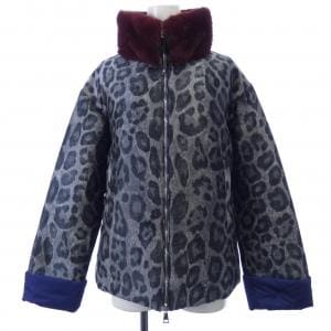 モンクレール MONCLER ダウンジャケット