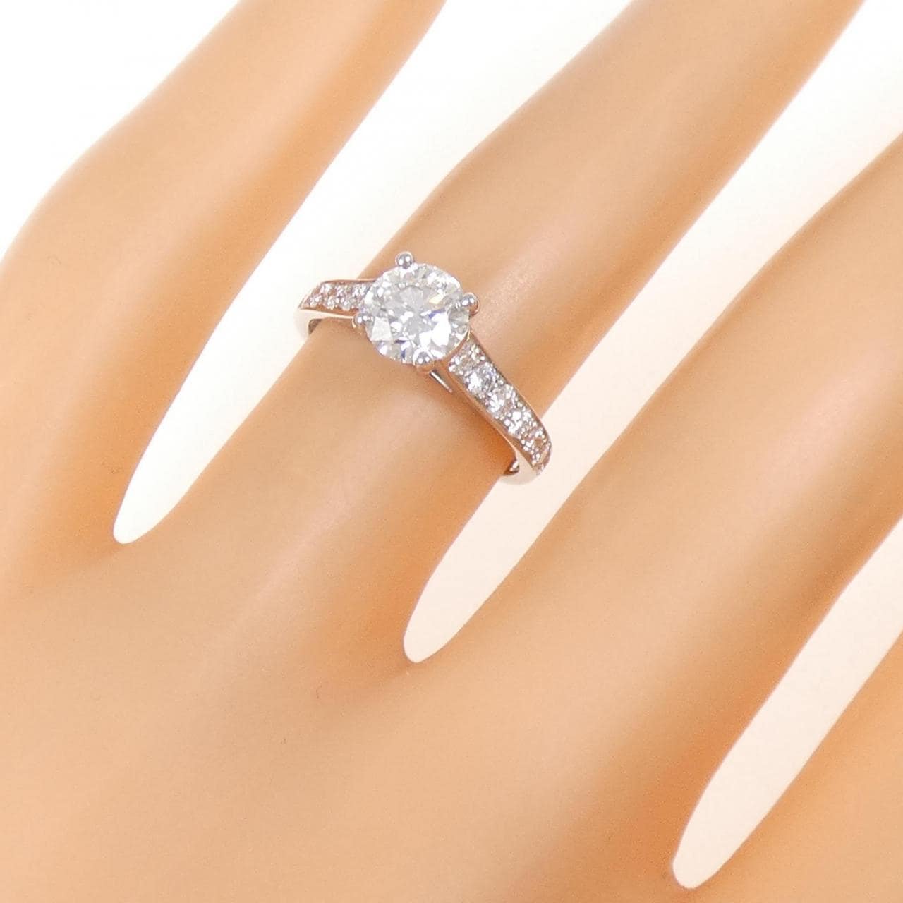 ヴァンクリーフ&アーペル ロマンス リング 0.70CT E VVS2 EXT