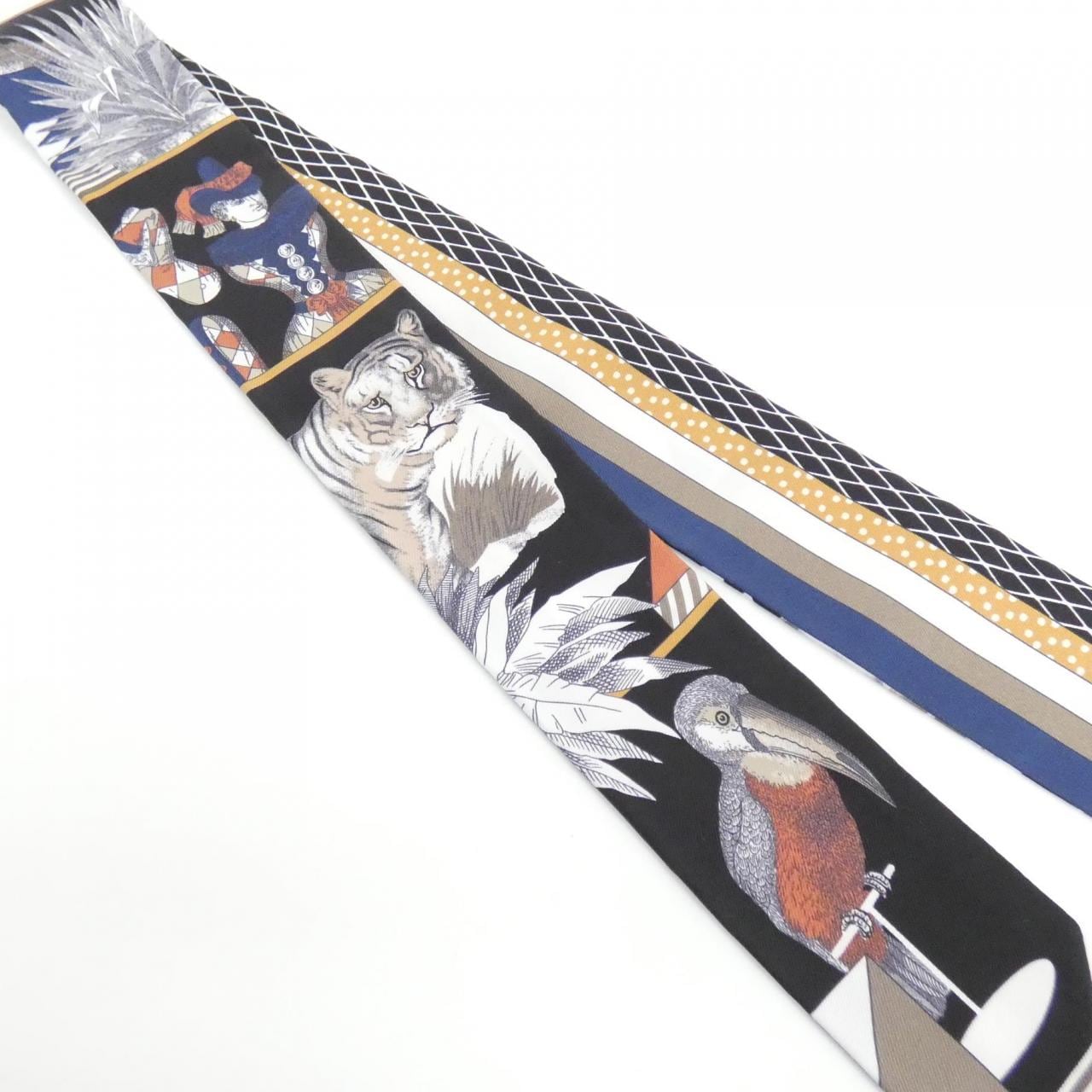 【未使用品】エルメス GRAND THEATRE NOUVEAU ツイリー 063761S スカーフ