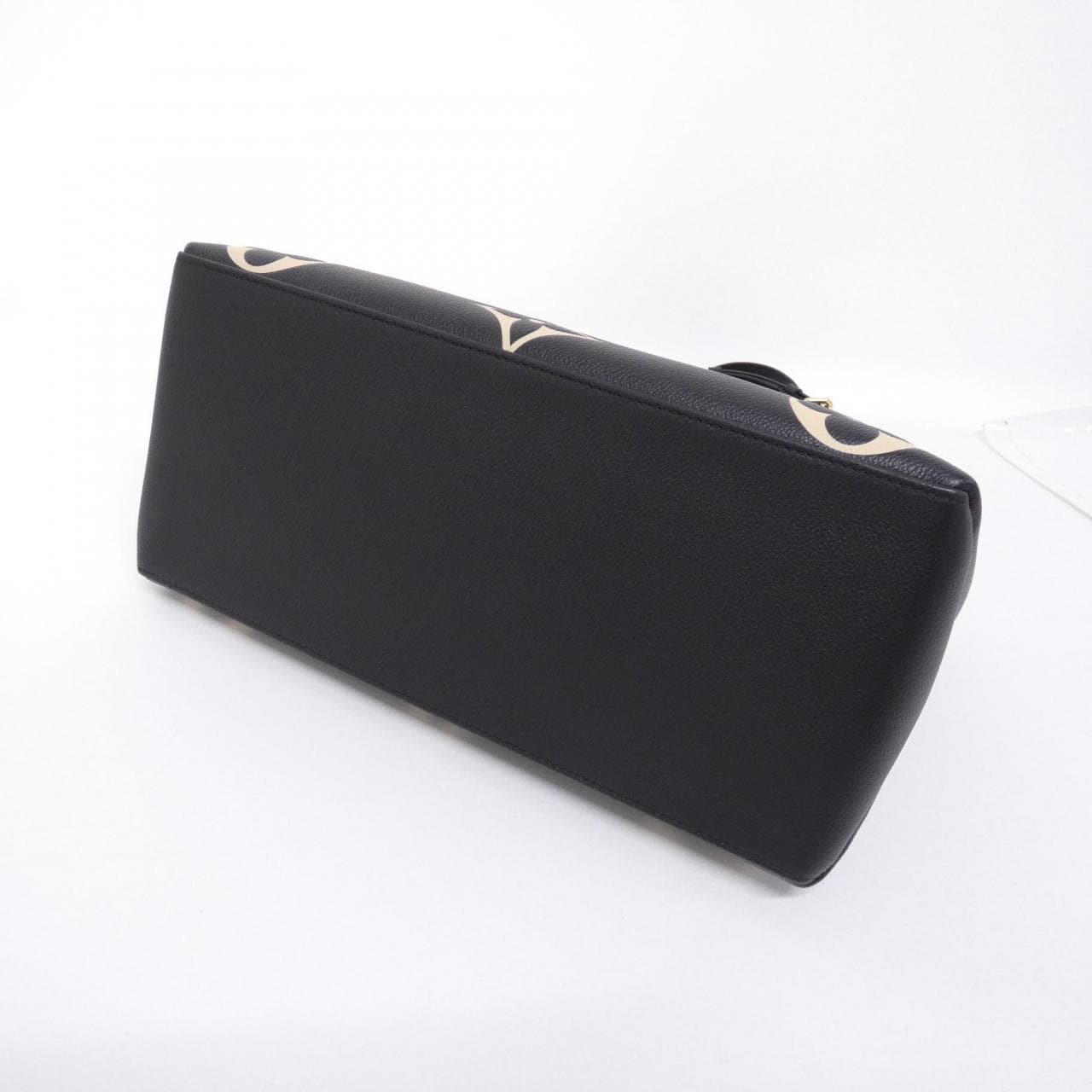 LOUIS VUITTON双色Monogram Empreinte Grand Palais MM M45842 包