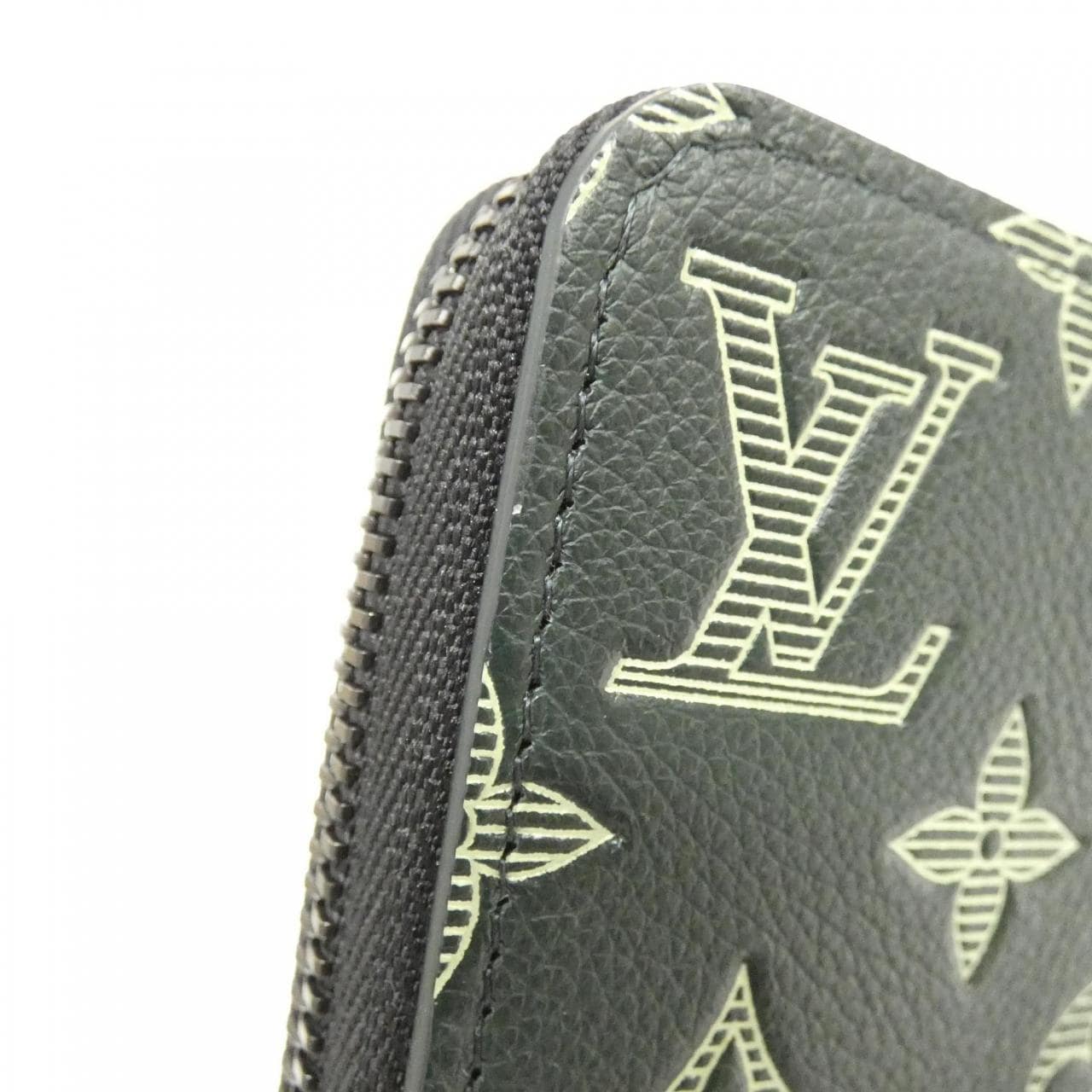 ルイヴィトン モノグラム シャドウ ジッピーウォレット ホリゾンタル M27178 財布