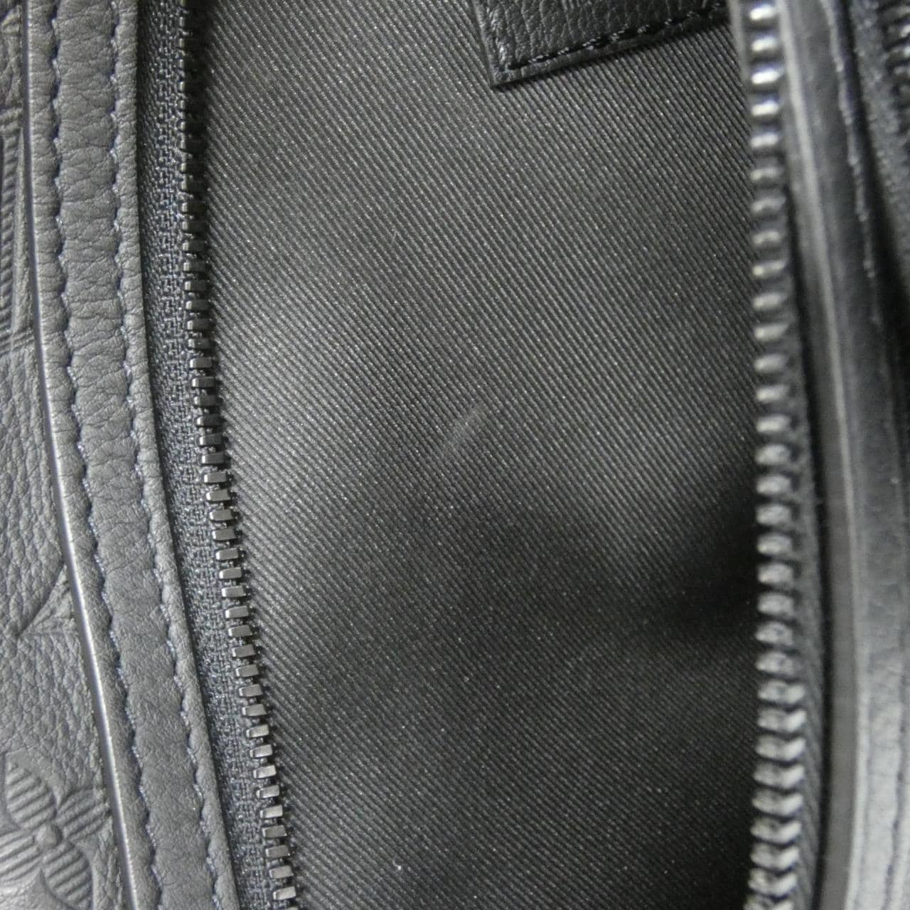 ルイヴィトン モノグラム シャドウ デュオ スリングバッグ M21890 ショルダーバッグ