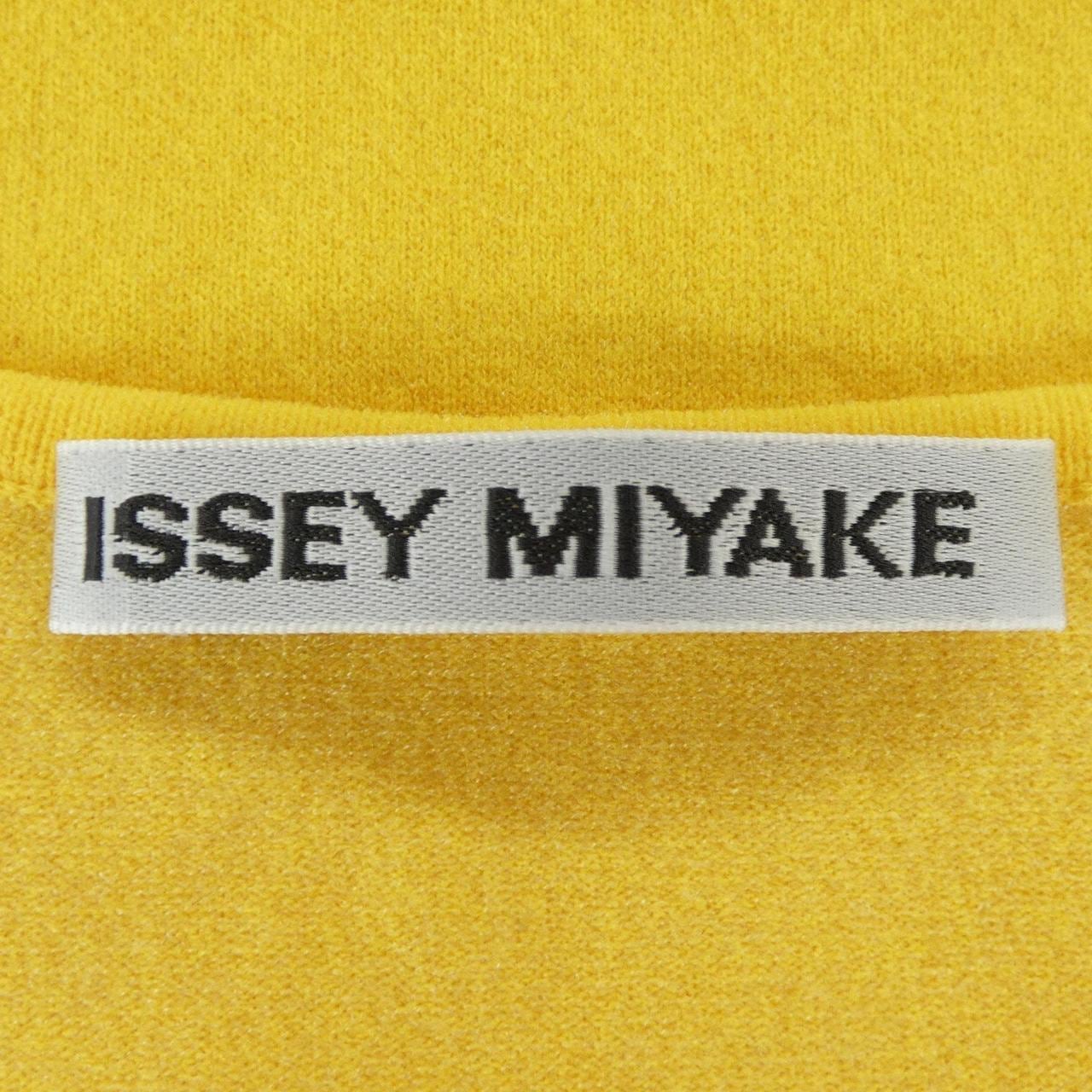 イッセイミヤケ ISSEY MIYAKE IM31KN014 トップス