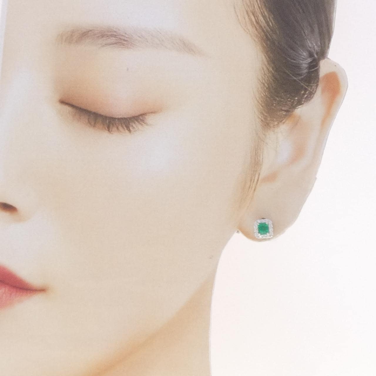 PT900 エメラルド ピアス 0.64CT