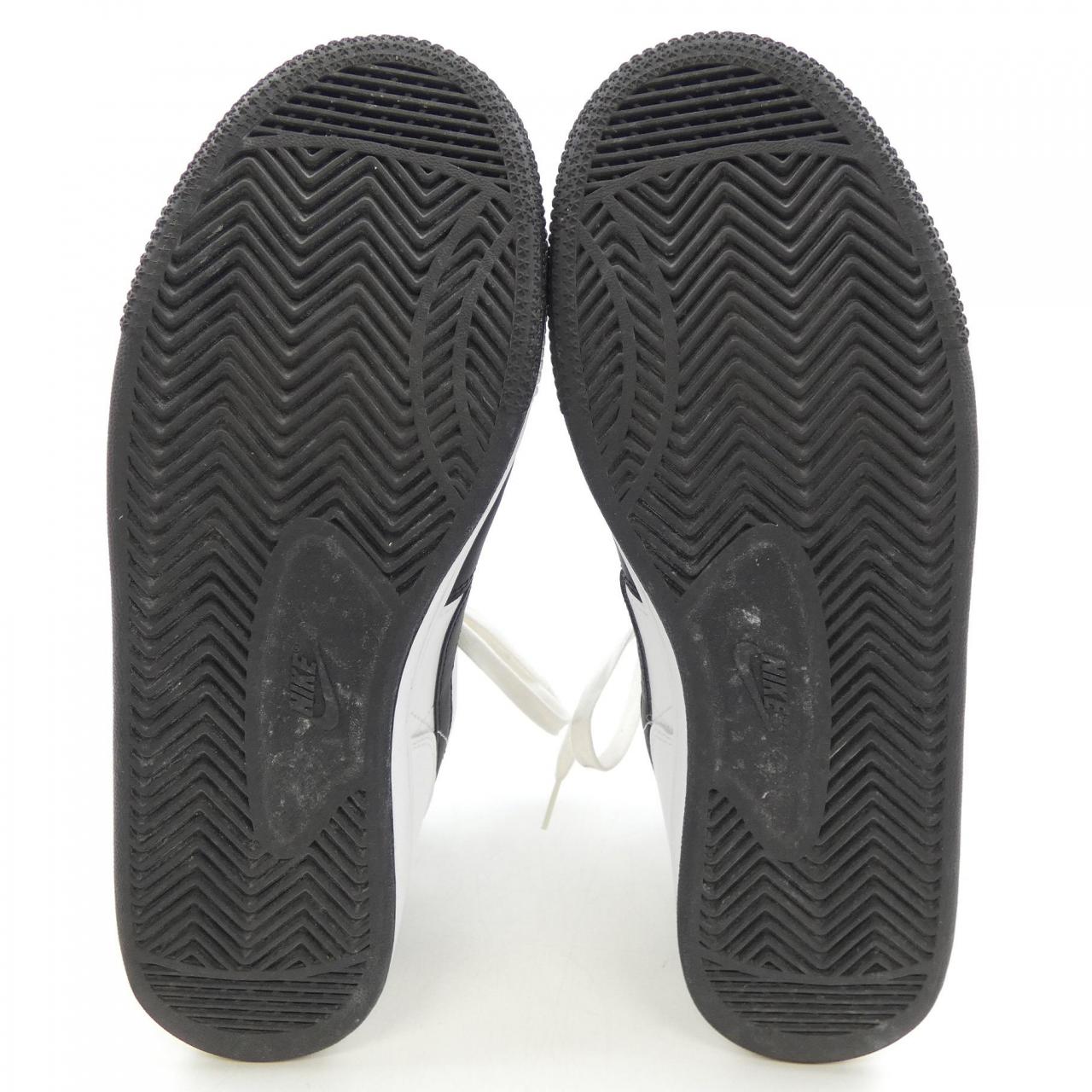 ナイキ NIKE スニーカー