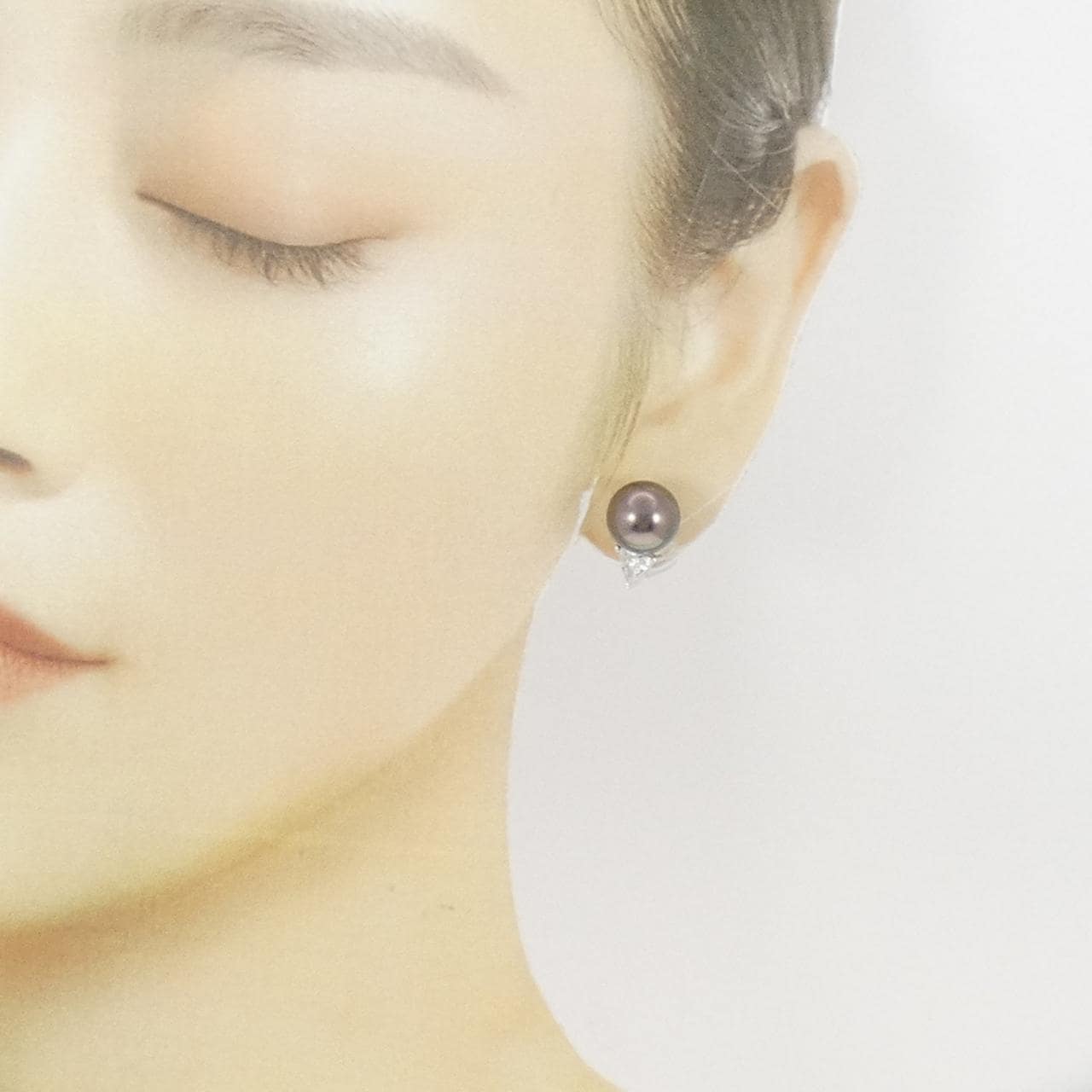 MIKIMOTO Black Pearl Earrings 10.8mm