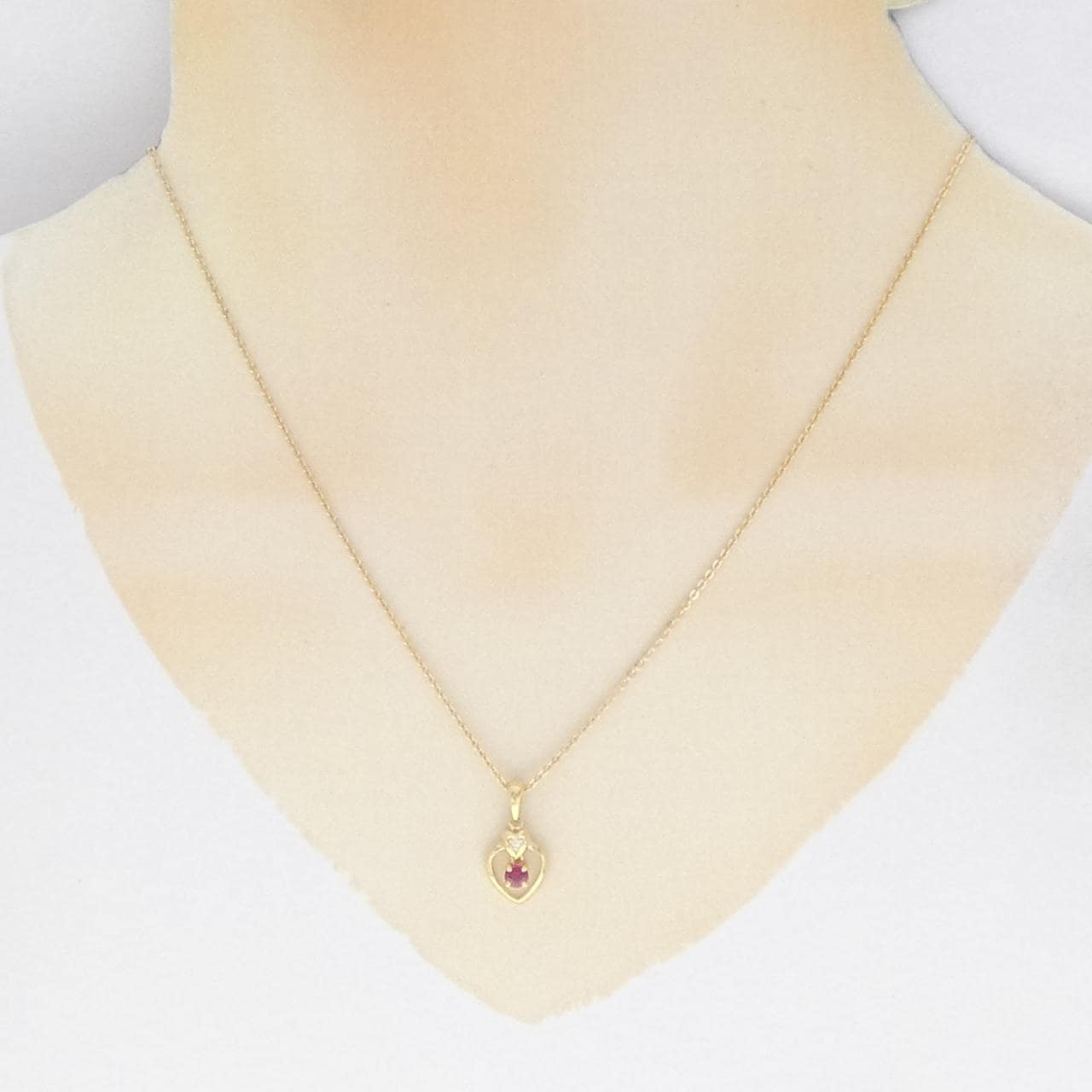 18KTYG/750YG Heart Ruby Necklace