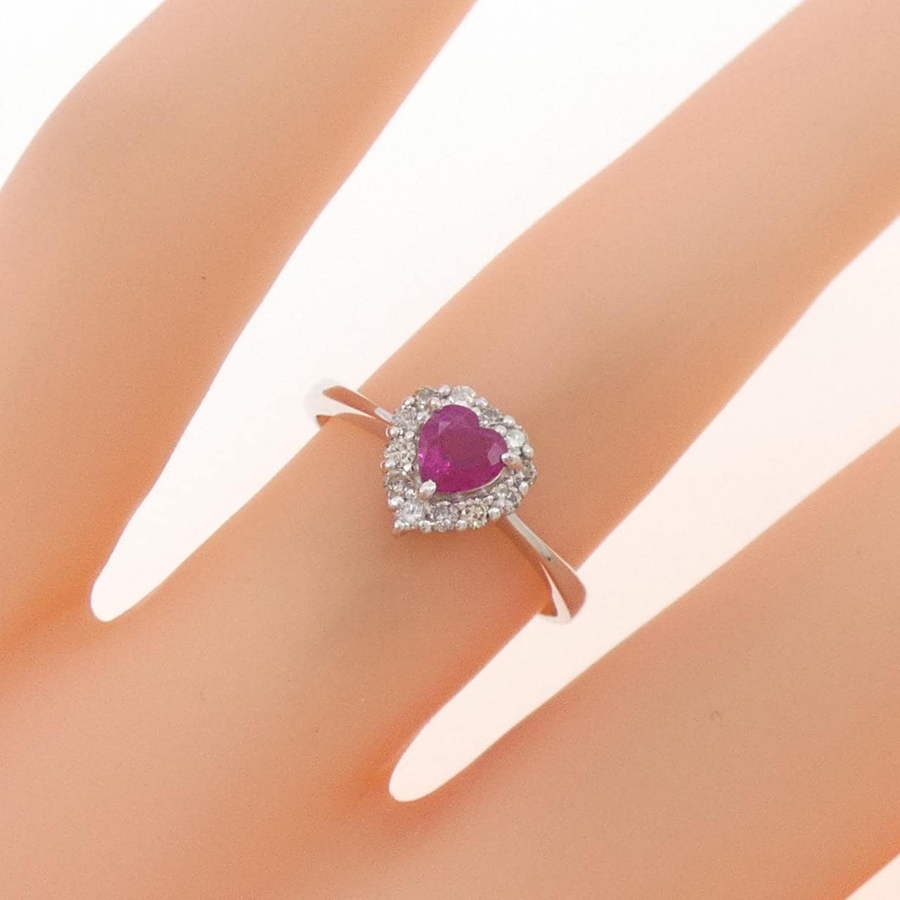 K18WG ハート ルビー リング 0.25CT