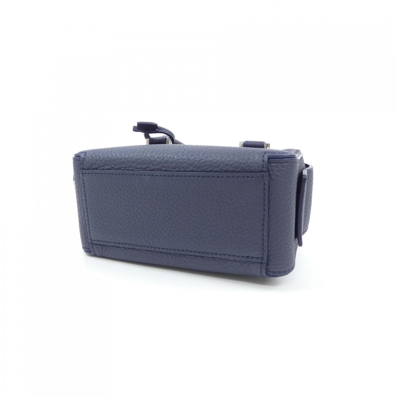 德尔沃DELVAUX