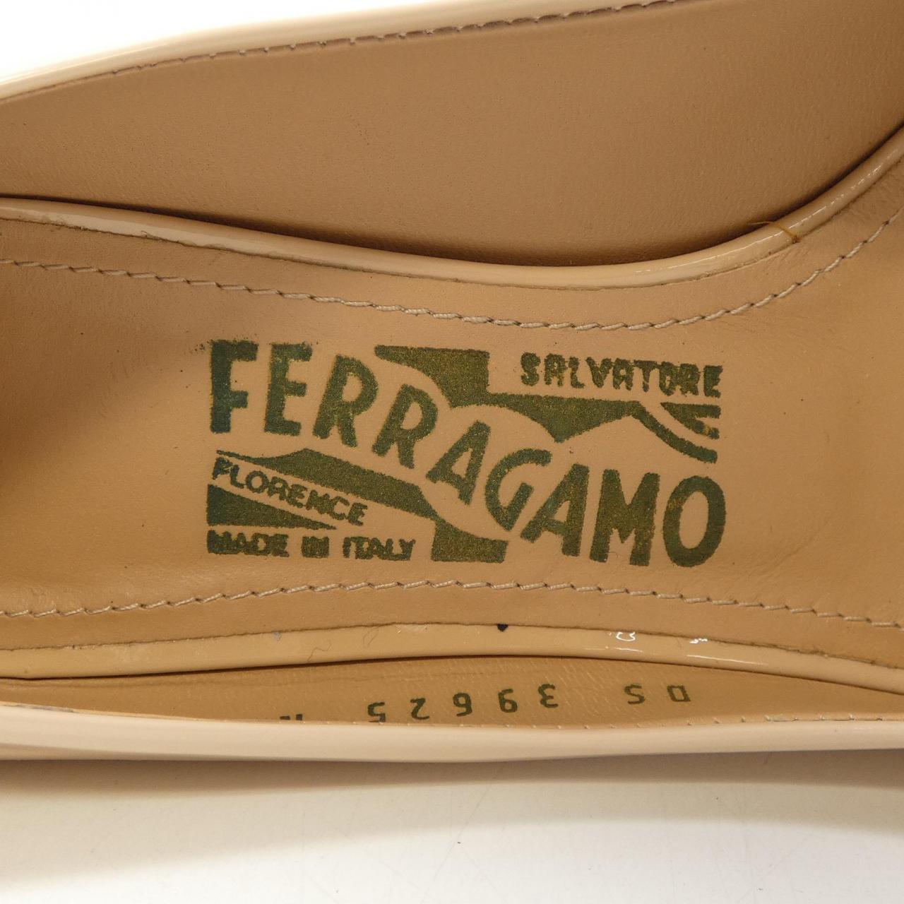 サルヴァトーレフェラガモ SALVATORE FERRAGAMO パンプス