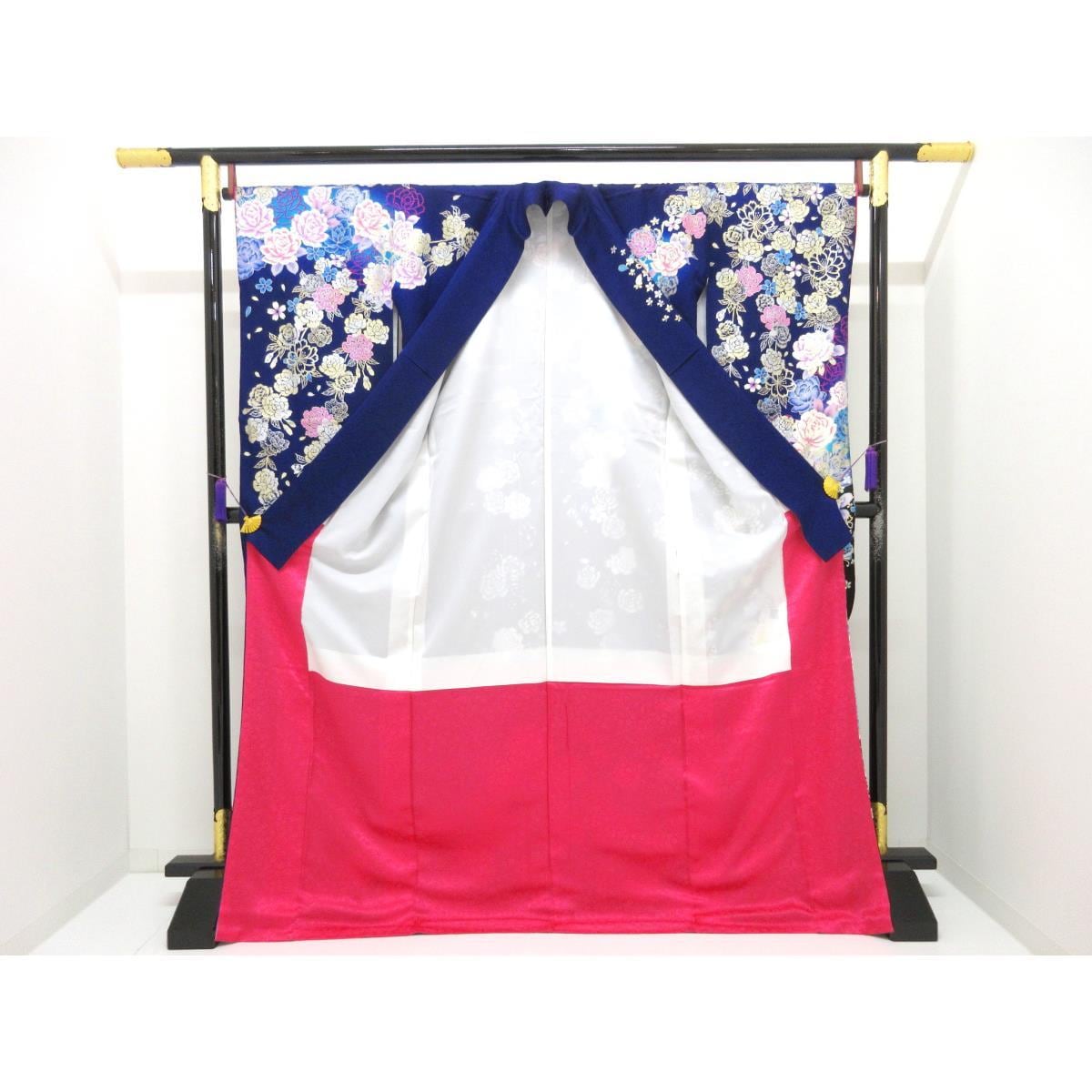 振袖　友禅金彩加工　刺繍入りボカシ染