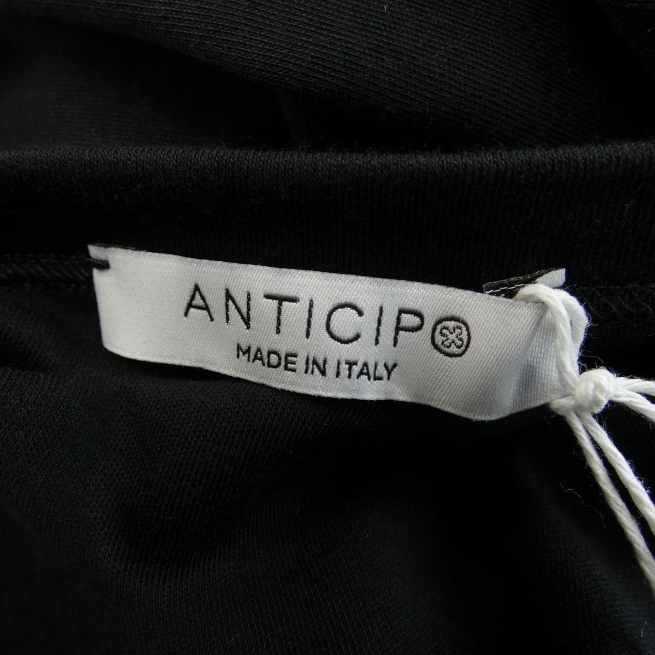 アンティーチポ ANTICIPO Tシャツ