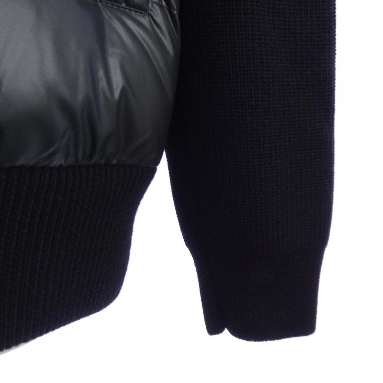 【新品】モンクレール MONCLER 20919B00028 M1131 ダウンジャケット